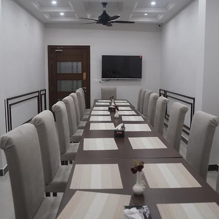 Swarg Hotel Sahiwal Luaran gambar