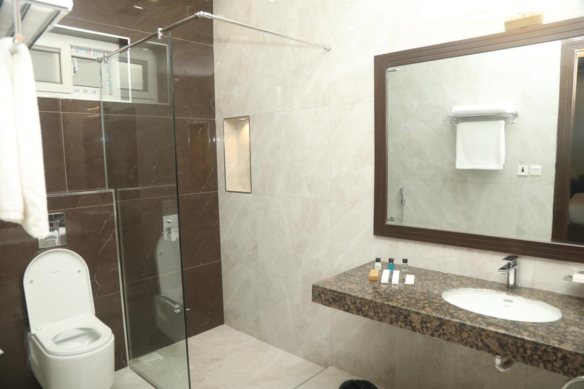 Swarg Hotel Sahiwal Luaran gambar