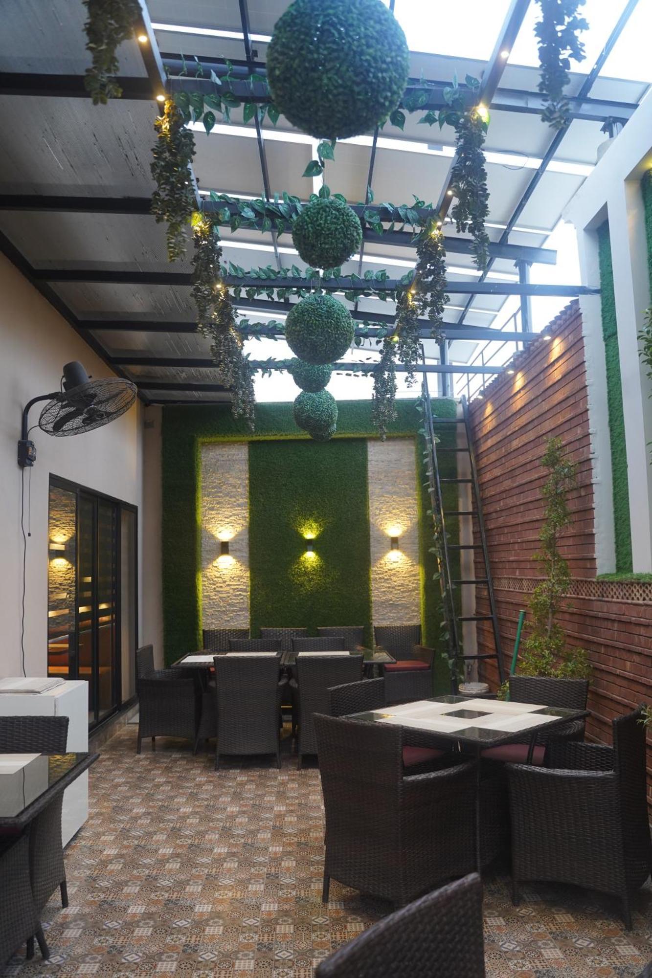 Swarg Hotel Sahiwal Luaran gambar