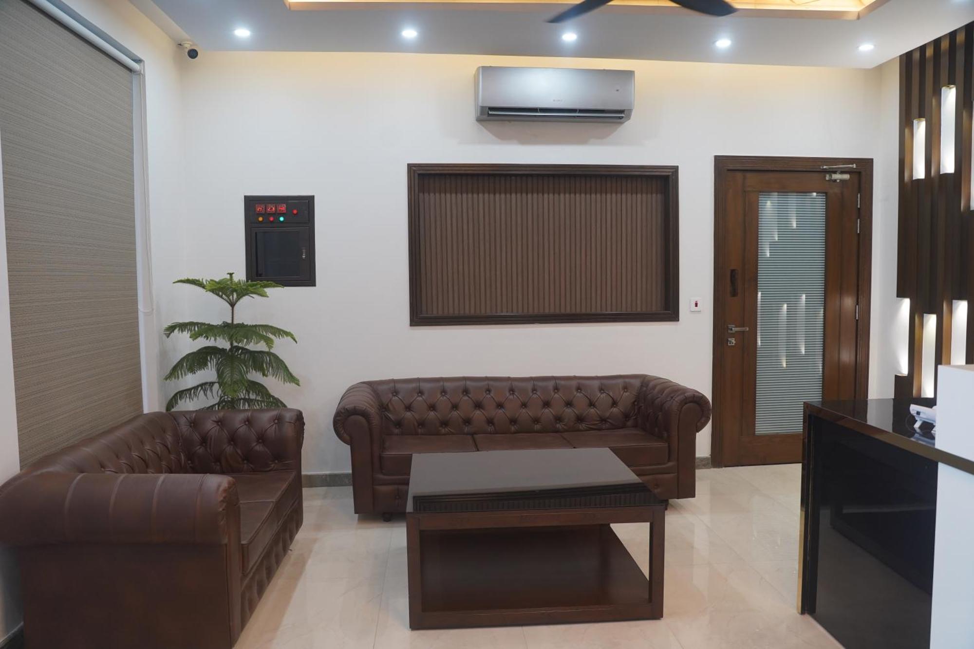 Swarg Hotel Sahiwal Luaran gambar